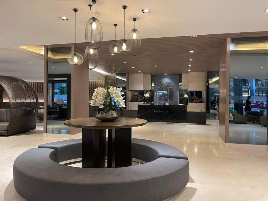 Shore 1 & 3 Residences Moa 1Br With Balcony By Darpm 마닐라 외부 사진