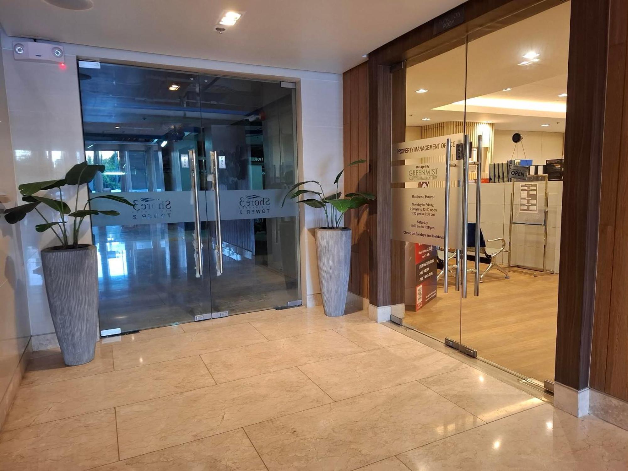 Shore 1 & 3 Residences Moa 1Br With Balcony By Darpm 마닐라 외부 사진